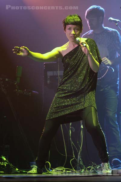 LITTLE DRAGON - 2010-11-23 - PARIS - Zenith - 